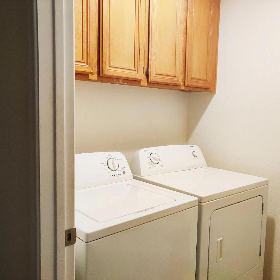 Nice Private Room In A House Close To Red Rock & Las Vegas Strip ลาสเวกัส ภายนอก รูปภาพ
