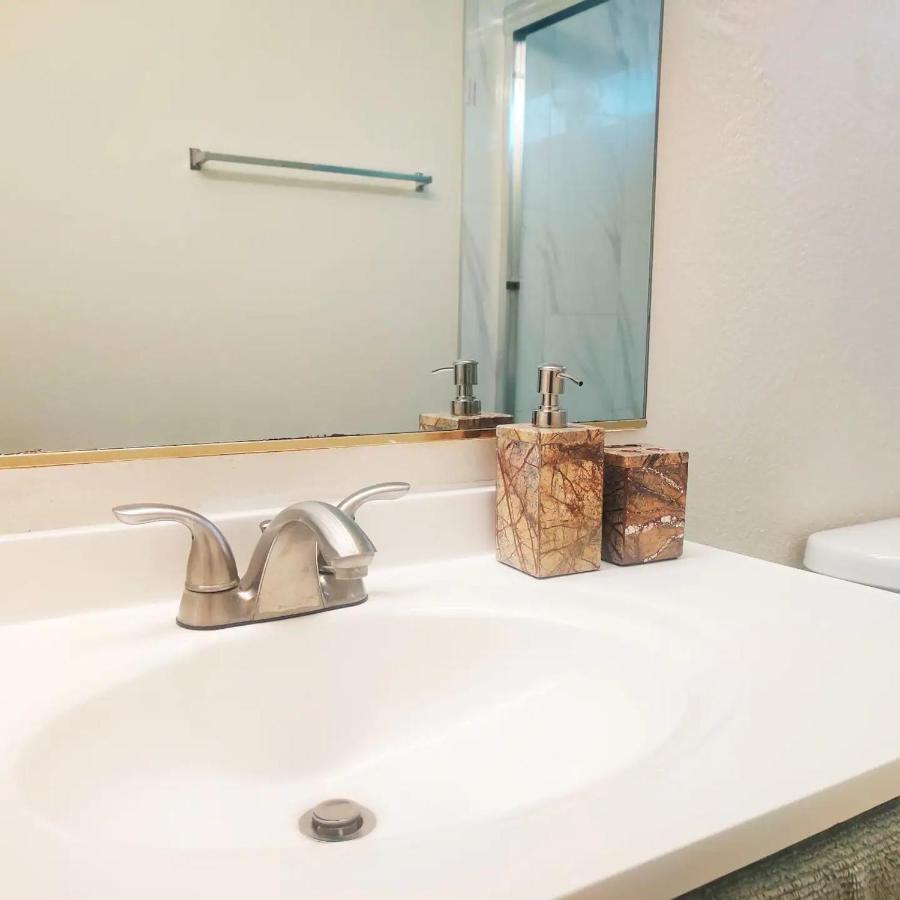 Nice Private Room In A House Close To Red Rock & Las Vegas Strip ลาสเวกัส ภายนอก รูปภาพ