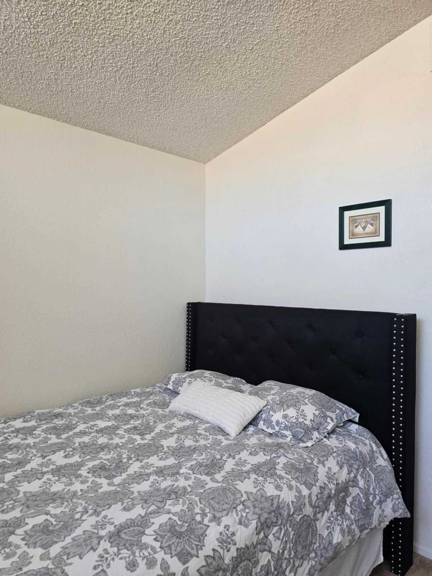 Nice Private Room In A House Close To Red Rock & Las Vegas Strip ลาสเวกัส ภายนอก รูปภาพ